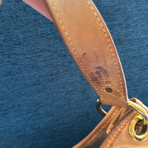 Authentic Louis Vuitton Gallieria - Picture 3 of 5
